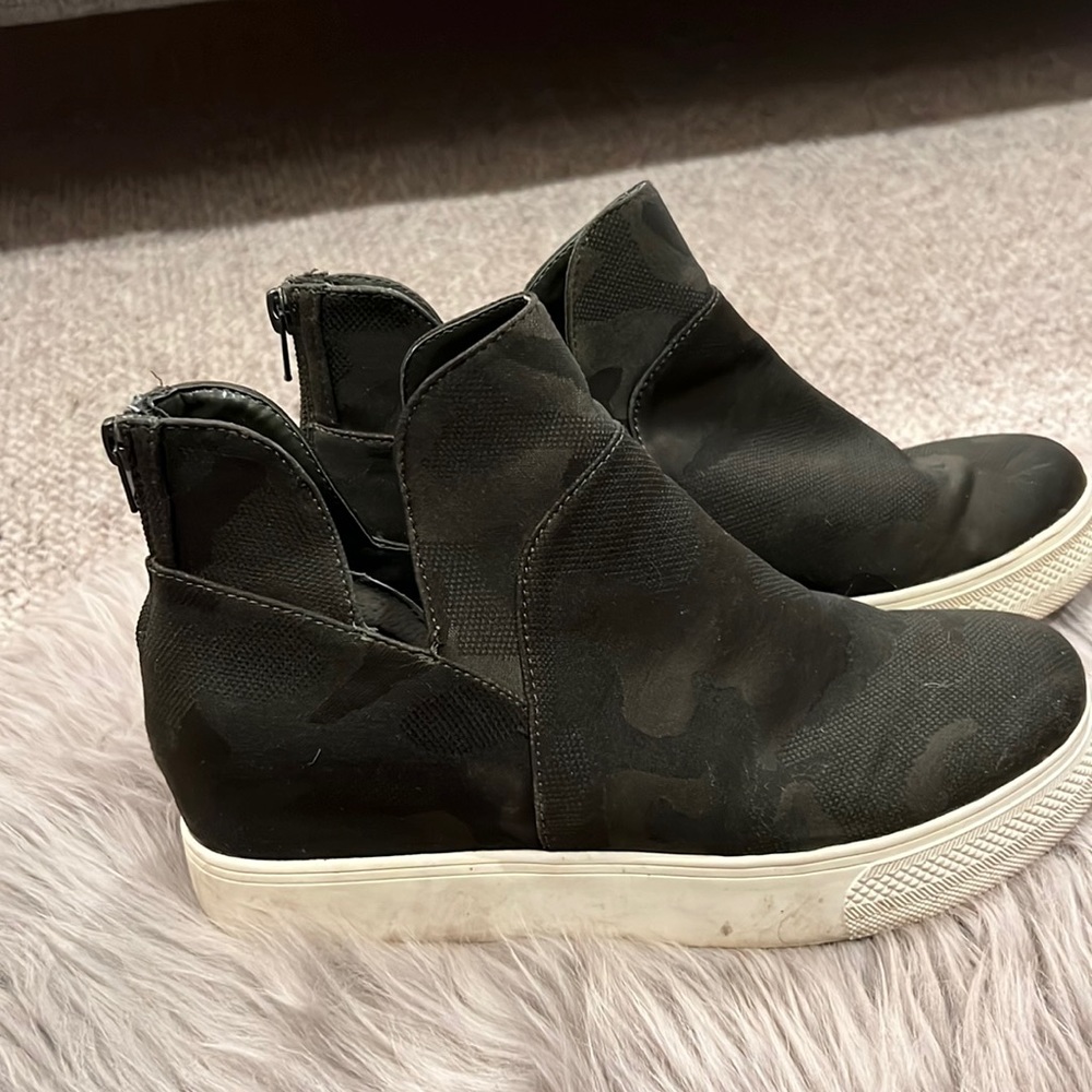 Steve Madden sneaker